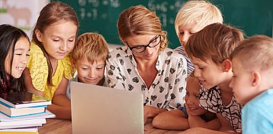 Tyle mają wzrosnąć pensje w budżetówce. Jest propozycja rządu